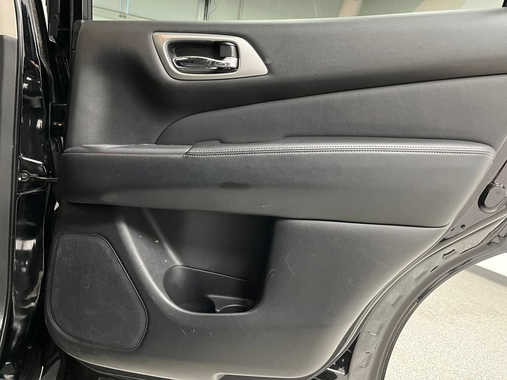 Used 2019 Nissan Pathfinder SL AWD/4WD image 49