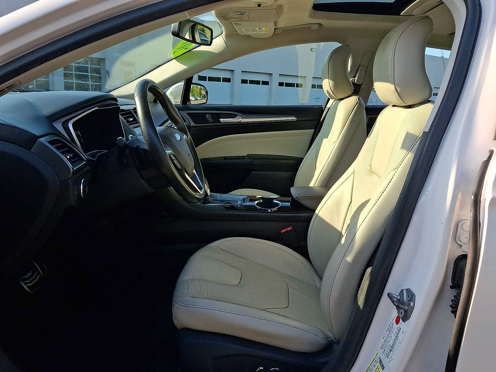 Used 2016 Ford Fusion Titanium FWD image 13