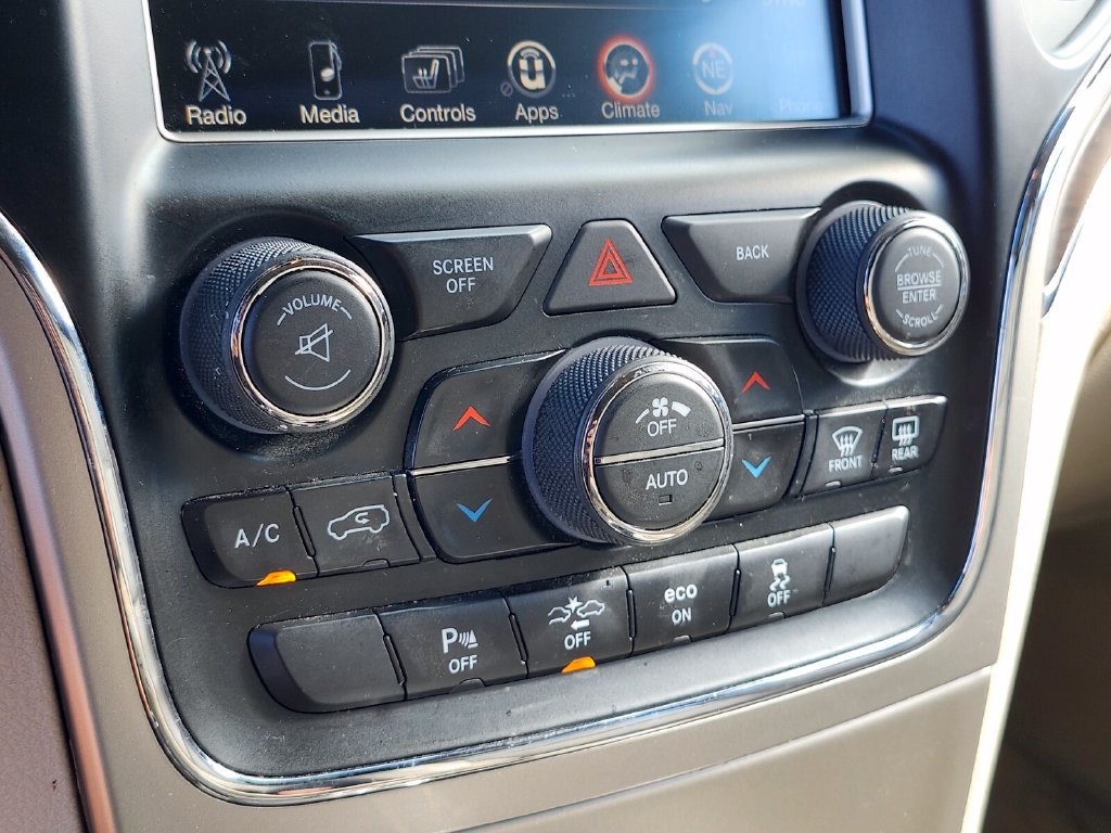 Used 2015 Jeep Grand Cherokee Overland w/ Advanced Technology Group AWD/4WD image 24