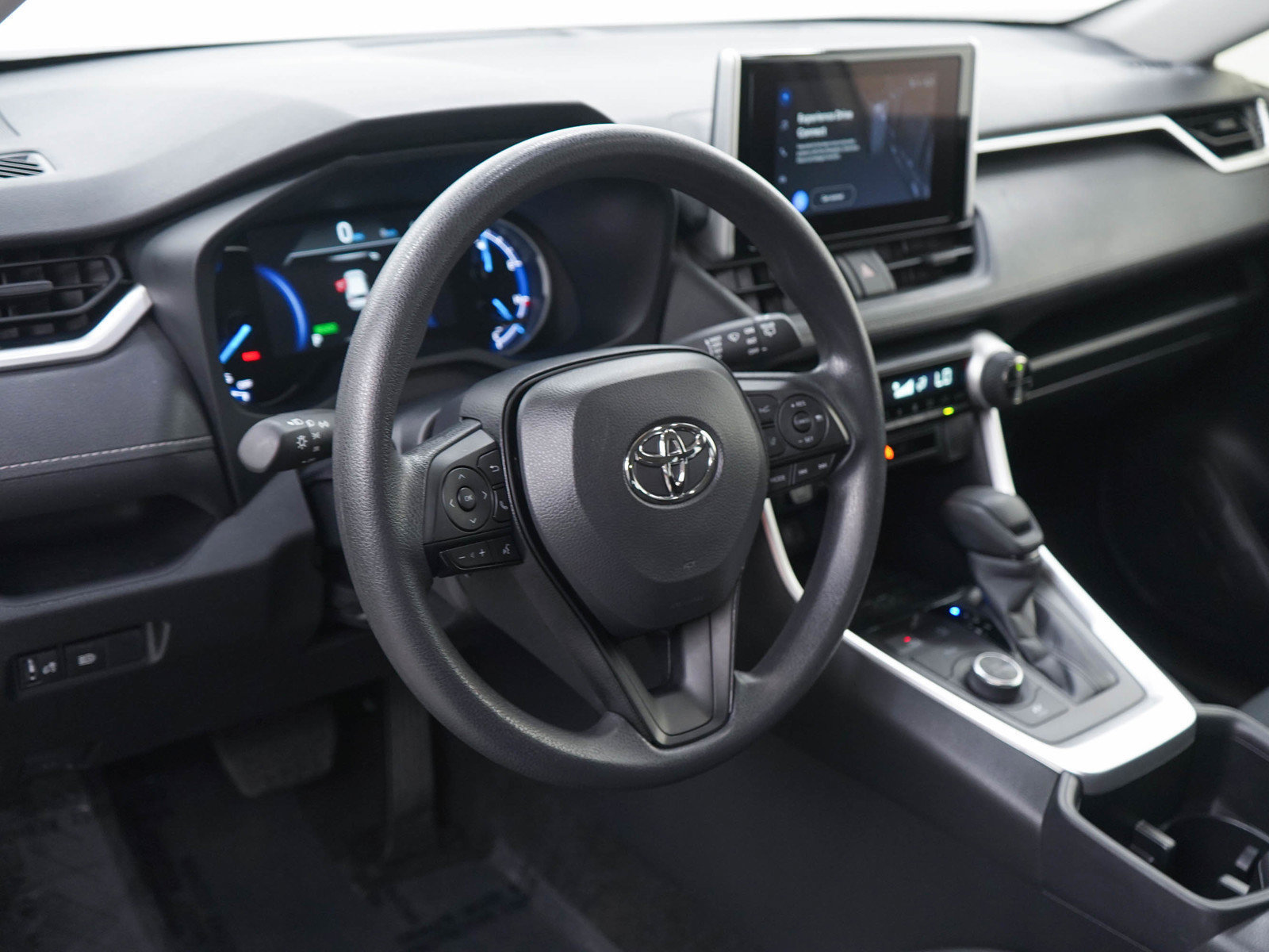 Used 2025 Toyota RAV4 LE AWD/4WD image 20