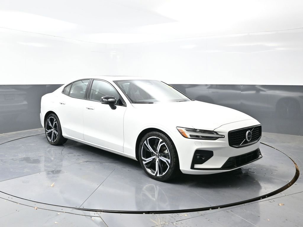 Used 2024 Volvo S60 B5 Core image 6