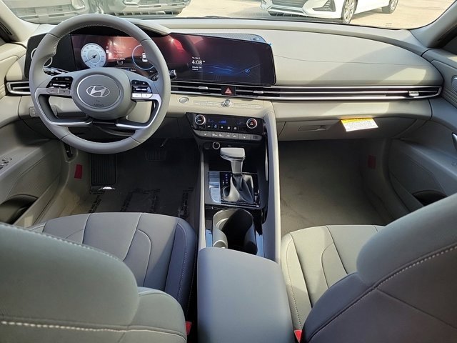 Certified 2025 Hyundai Elantra SEL image 11