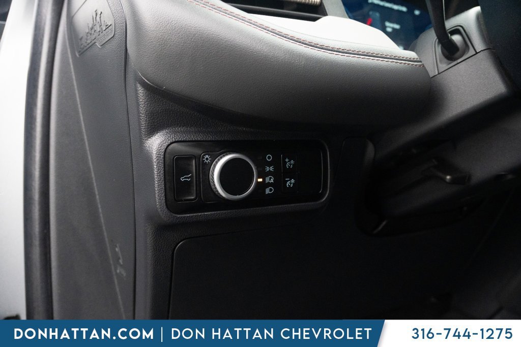 Used 2025 Ford Explorer Active AWD/4WD image 16
