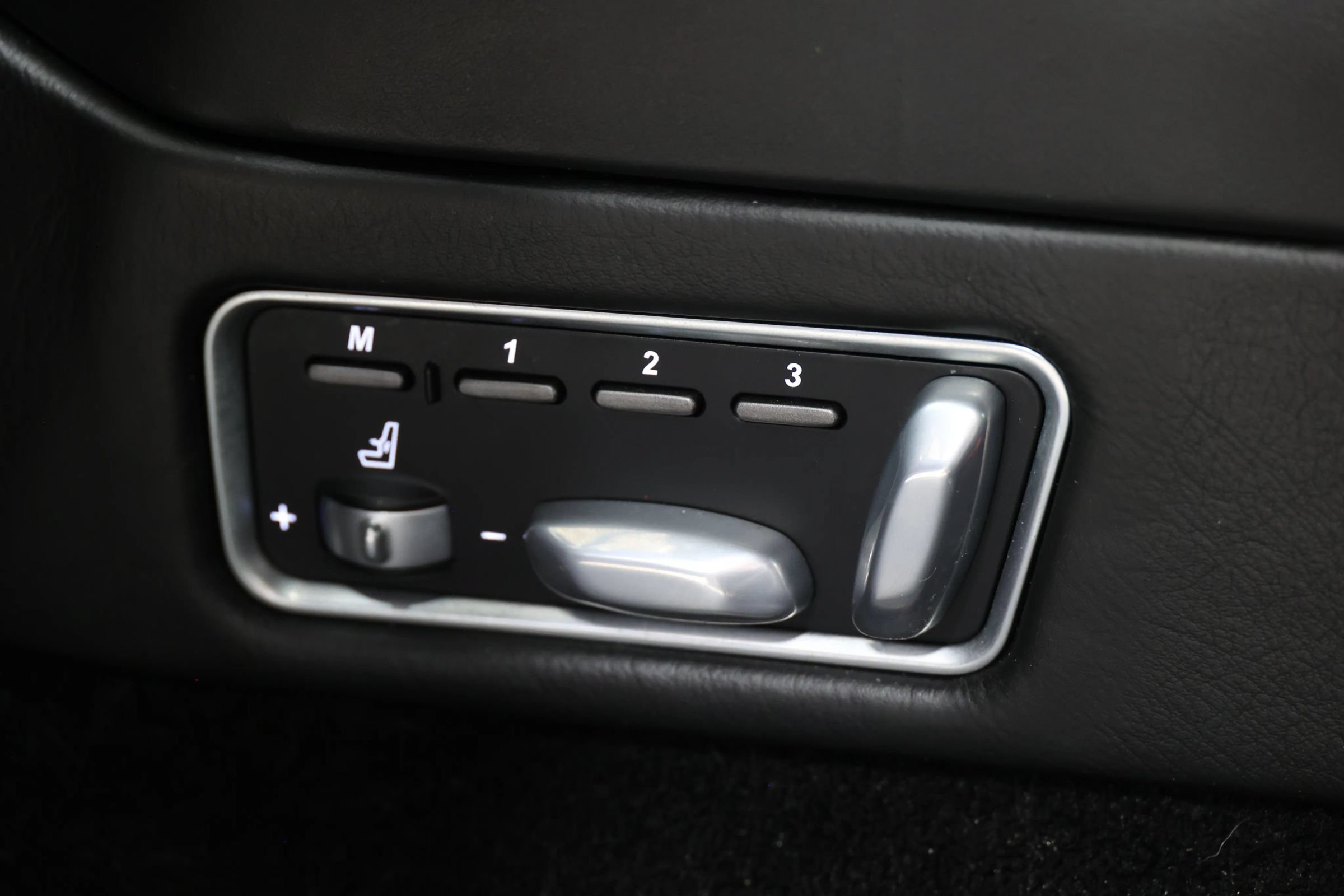 Used 2014 Aston Martin Vanquish Coupe RWD image 22