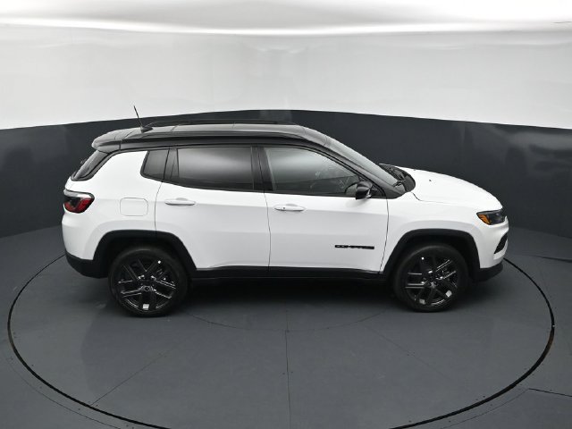 New 2026 Jeep Compass Limited w/ Sun, Sound & Navigation Group AWD/4WD image 18