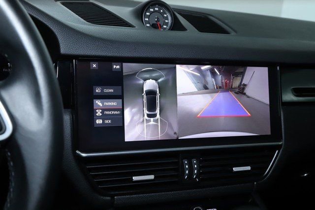 Used 2021 Porsche Cayenne Coupe image 29