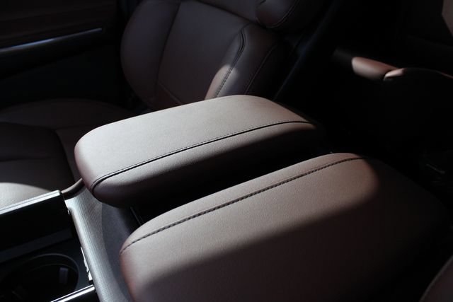 New 2027 Lincoln Navigator Reserve AWD/4WD image 17