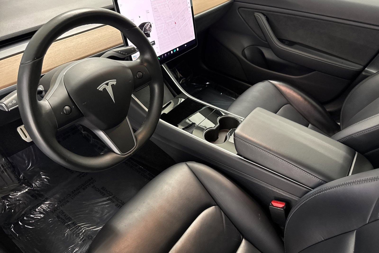 Used 2018 Tesla Model 3 Performance image 4