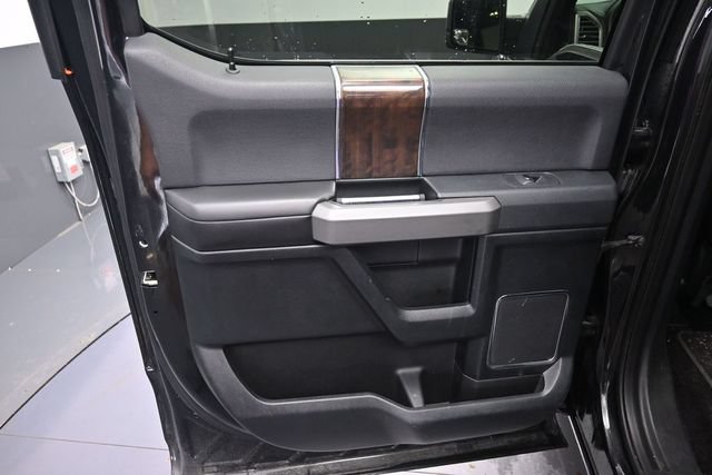 Used 2015 Ford F150 Platinum w/ Equipment Group 701A Luxury AWD/4WD image 12
