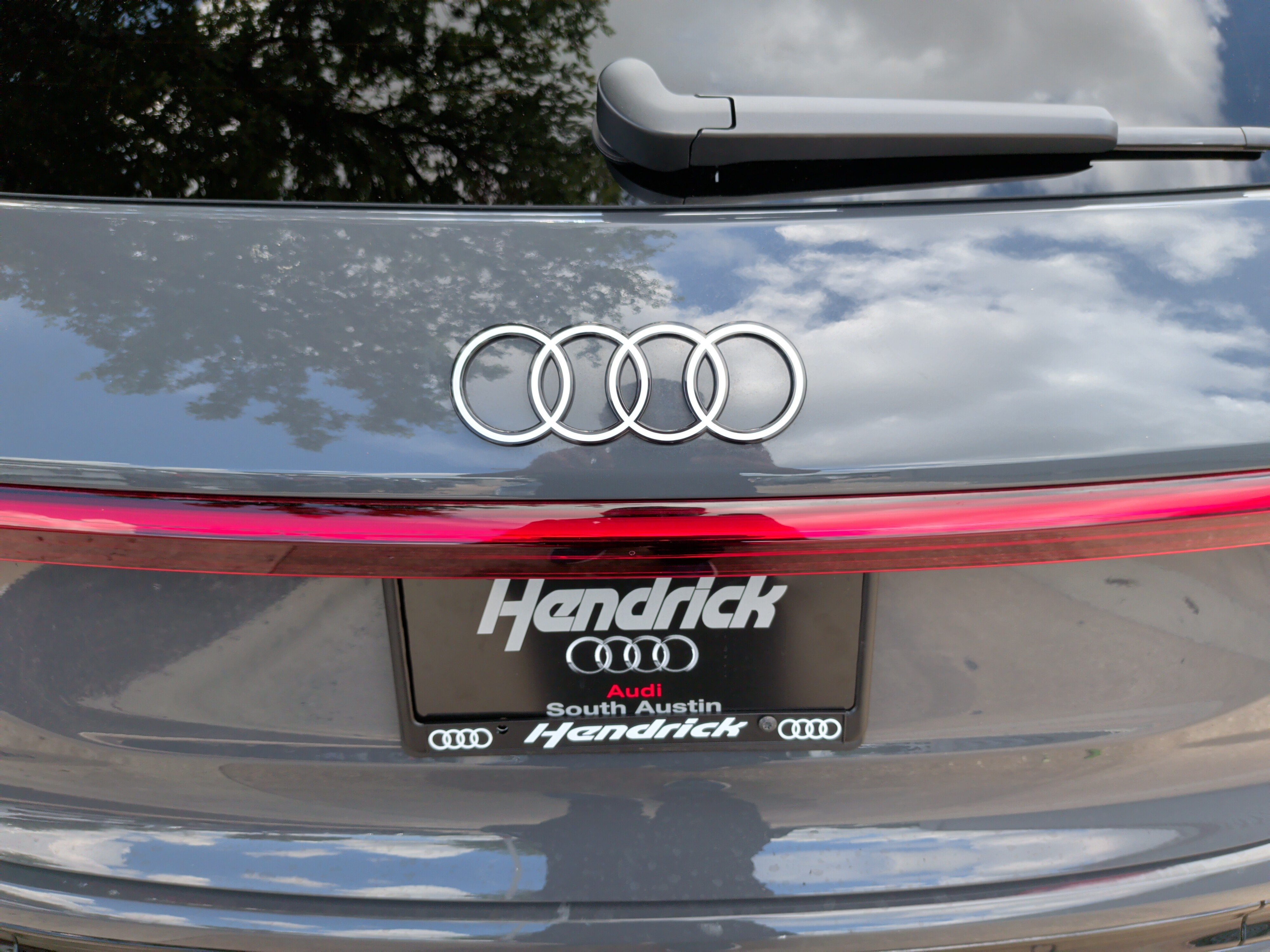 Used 2025 Audi Q6 e-tron Premium w/ Convenience Package RWD image 40