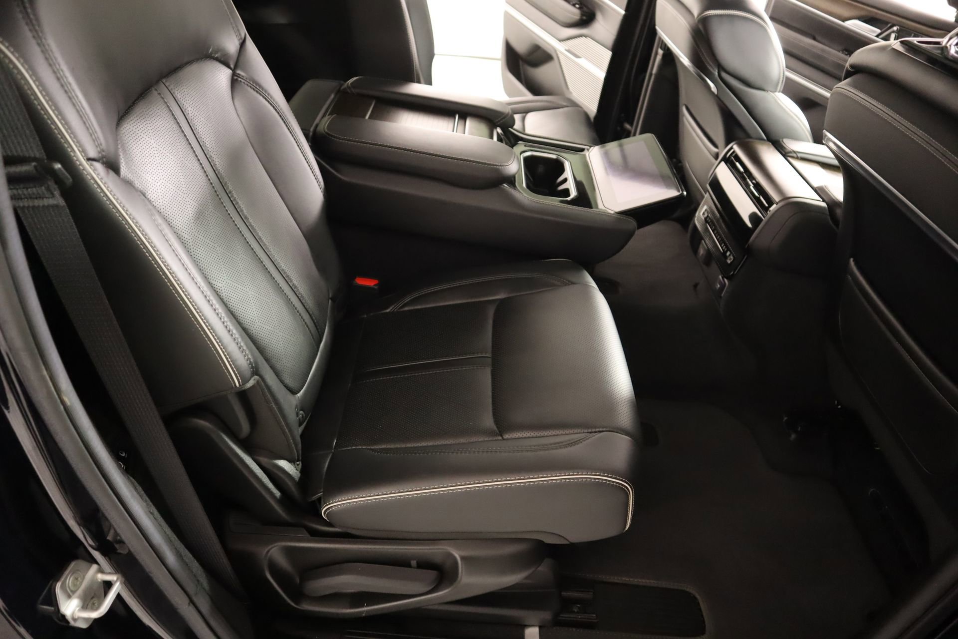 Used 2022 Jeep Grand Wagoneer Series II image 16