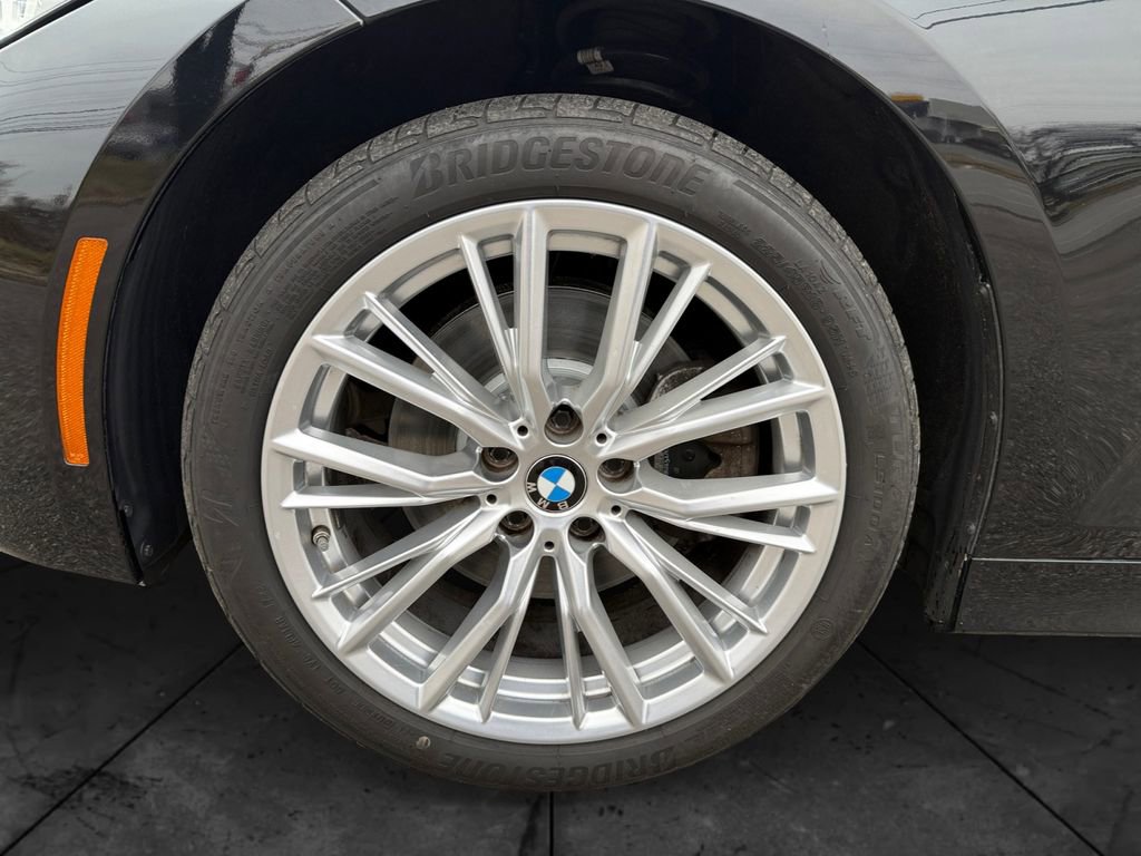 Used 2023 BMW 330i xDrive Sedan w/ Driving Assistance Package image 14