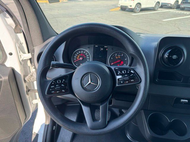 Used 2024 Mercedes-Benz Sprinter 2500 image 7