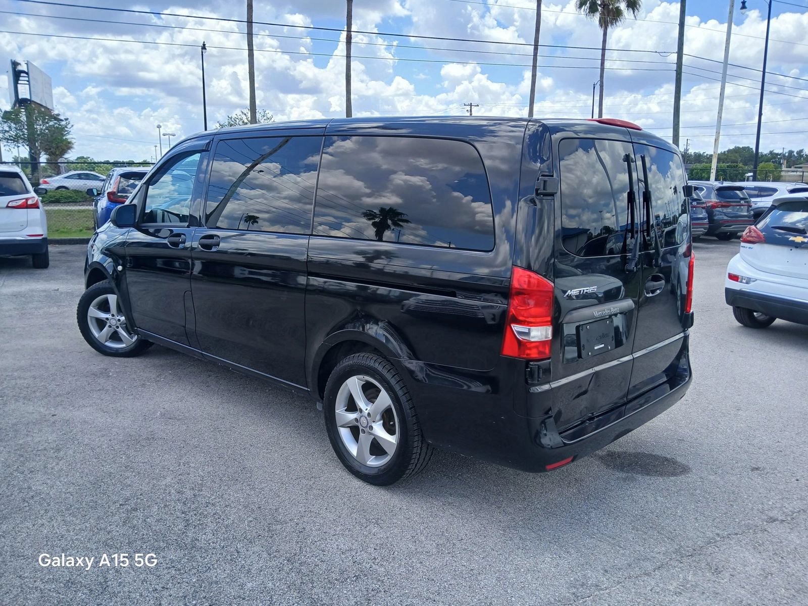 Used 2017 Mercedes-Benz Metris Passenger image 4