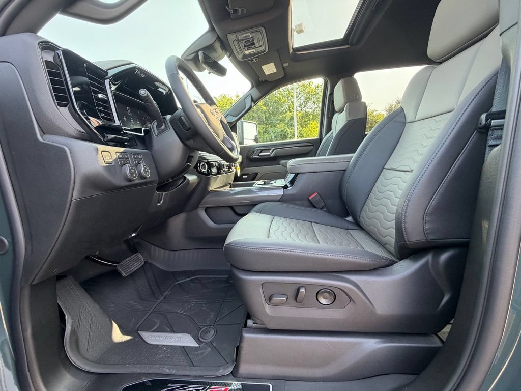 New 2026 Chevrolet Silverado 2500 ZR2 AWD/4WD image 16