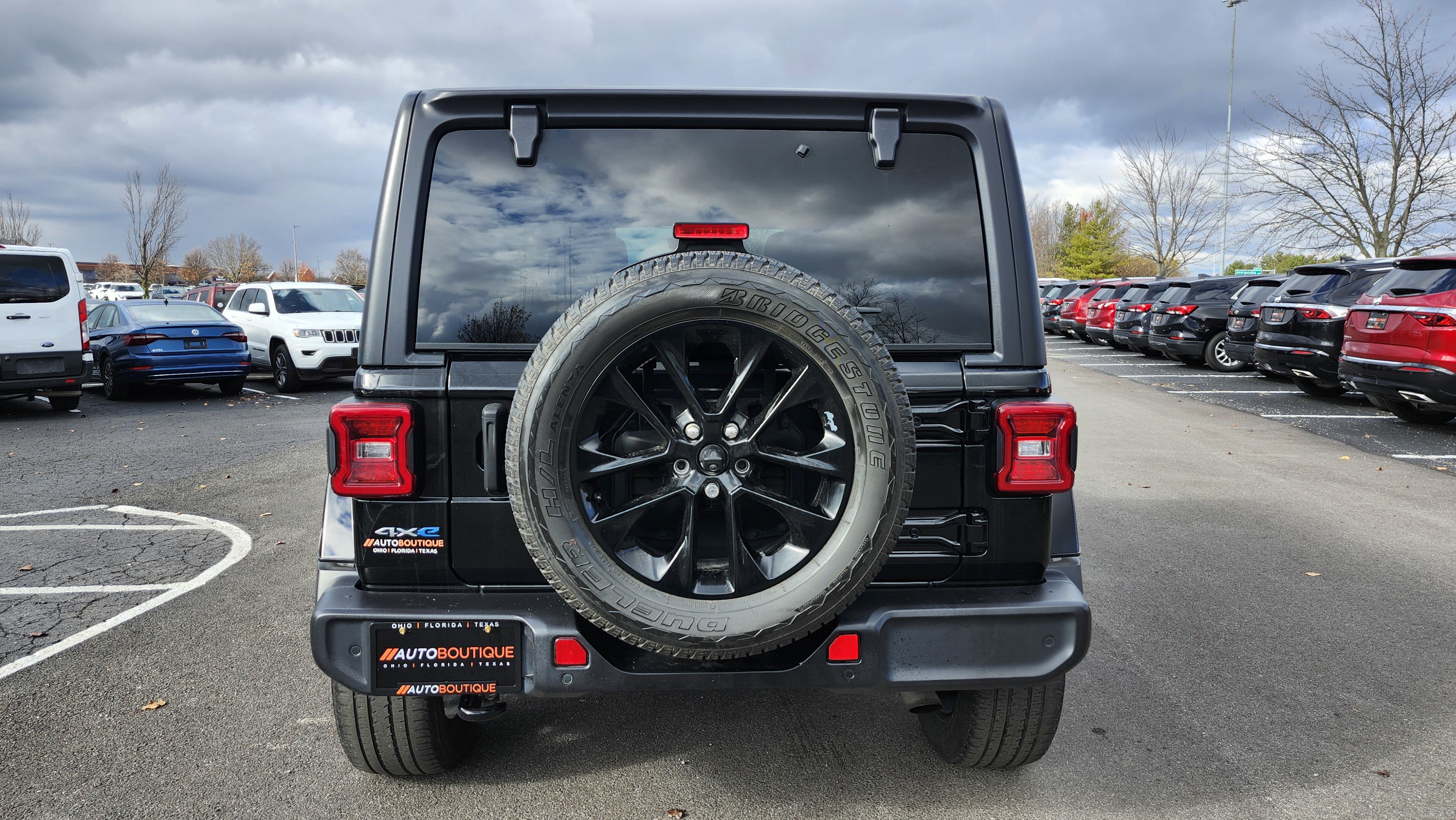 Used 2021 Jeep Wrangler Unlimited Sahara w/ Cold Weather Group image 17