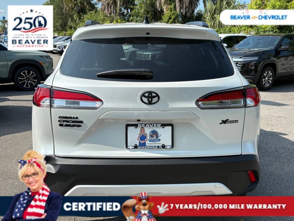 Used 2025 Toyota Corolla Cross LE FWD image 6