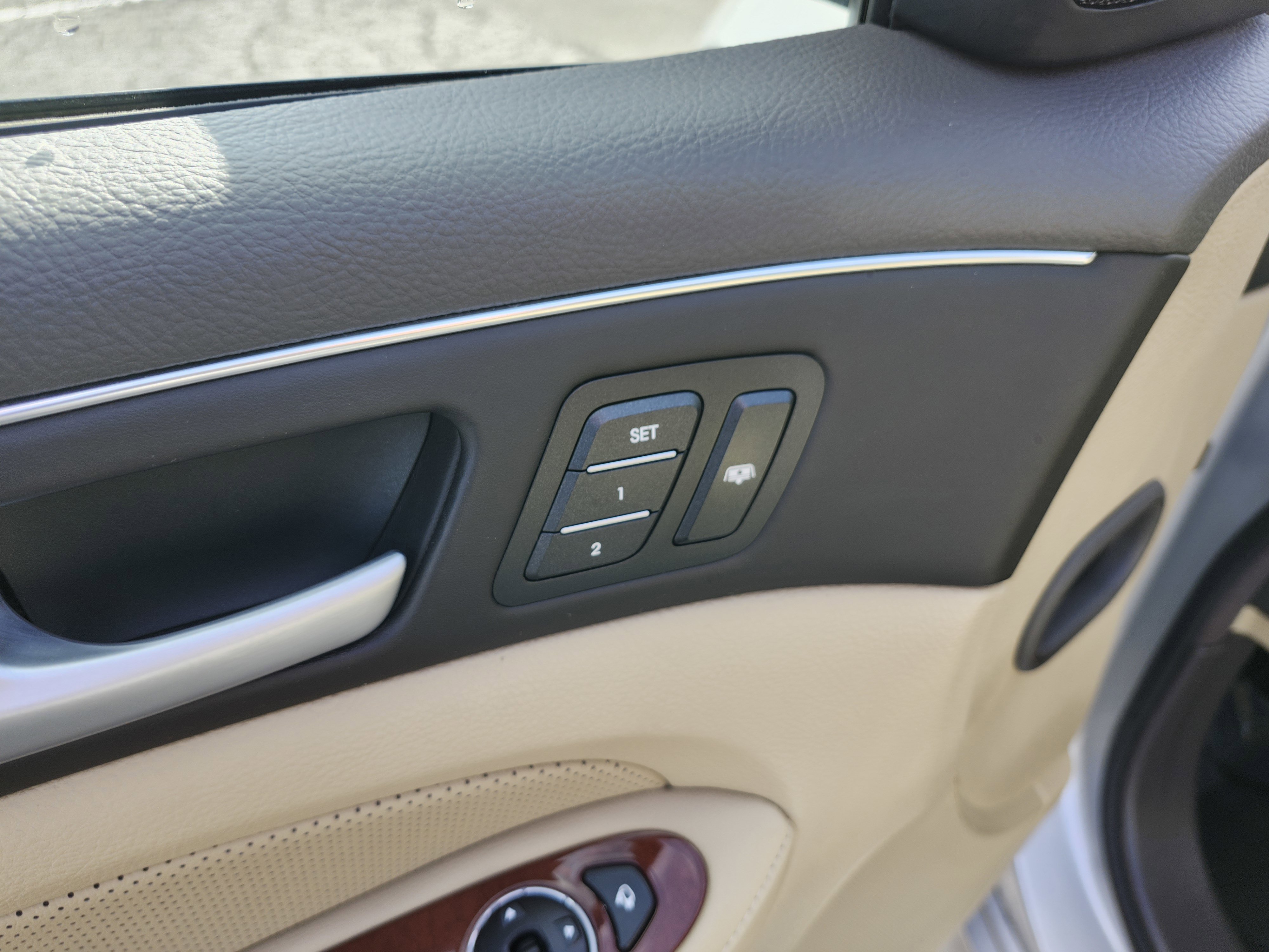 Used 2013 Hyundai Genesis 3.8 w/ Premium Pkg image 27