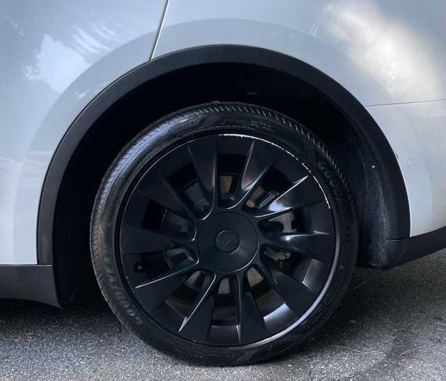 Used 2021 Tesla Model Y Long Range image 7