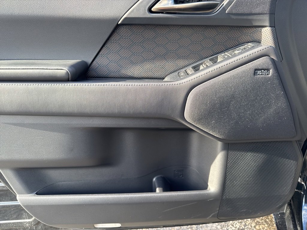 Used 2025 Lexus GX 550 image 8