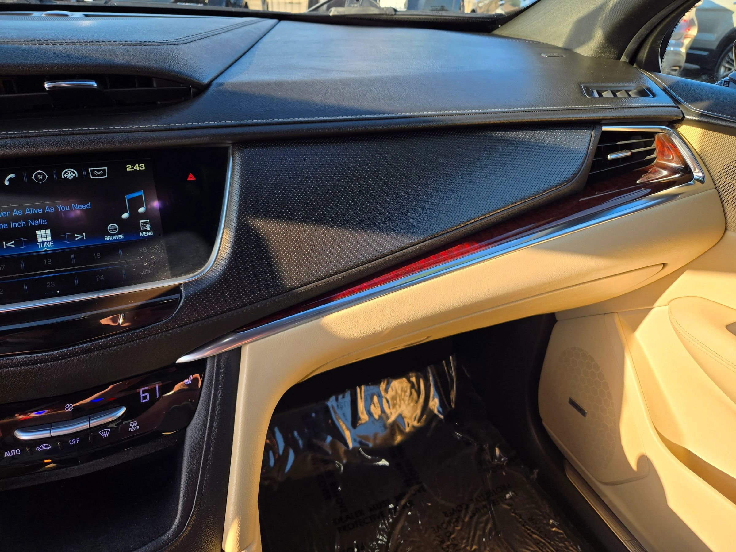 Used 2017 Cadillac XT5 Luxury w/ Driver Awareness Package image 52