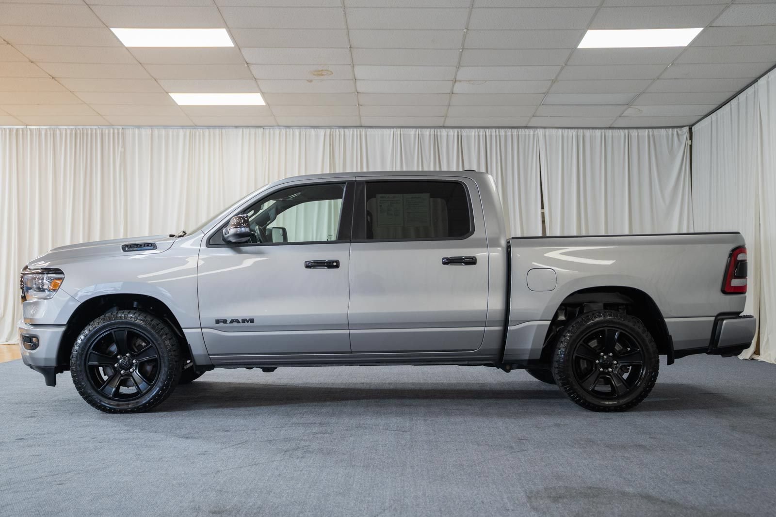 Used 2023 RAM 1500 Big Horn AWD/4WD image 4