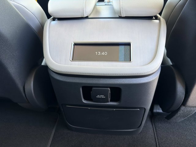 New 2026 Lincoln Navigator L Reserve AWD/4WD image 23