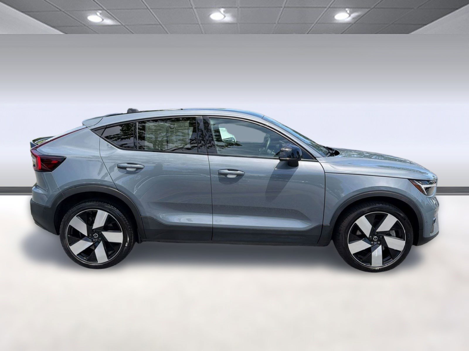 Used 2023 Volvo C40 P8 Recharge Ultimate w/ Protection Package Premier AWD/4WD image 8