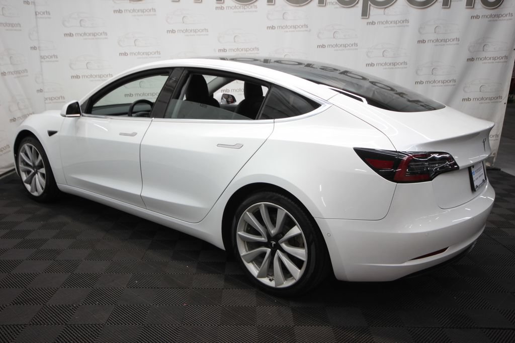 Used 2020 Tesla Model 3 Standard Range Plus RWD image 3