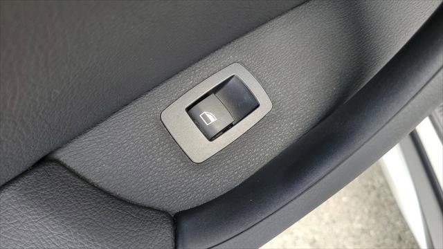 Used 2022 BMW X1 sDrive28i w/ Convenience Package FWD image 17