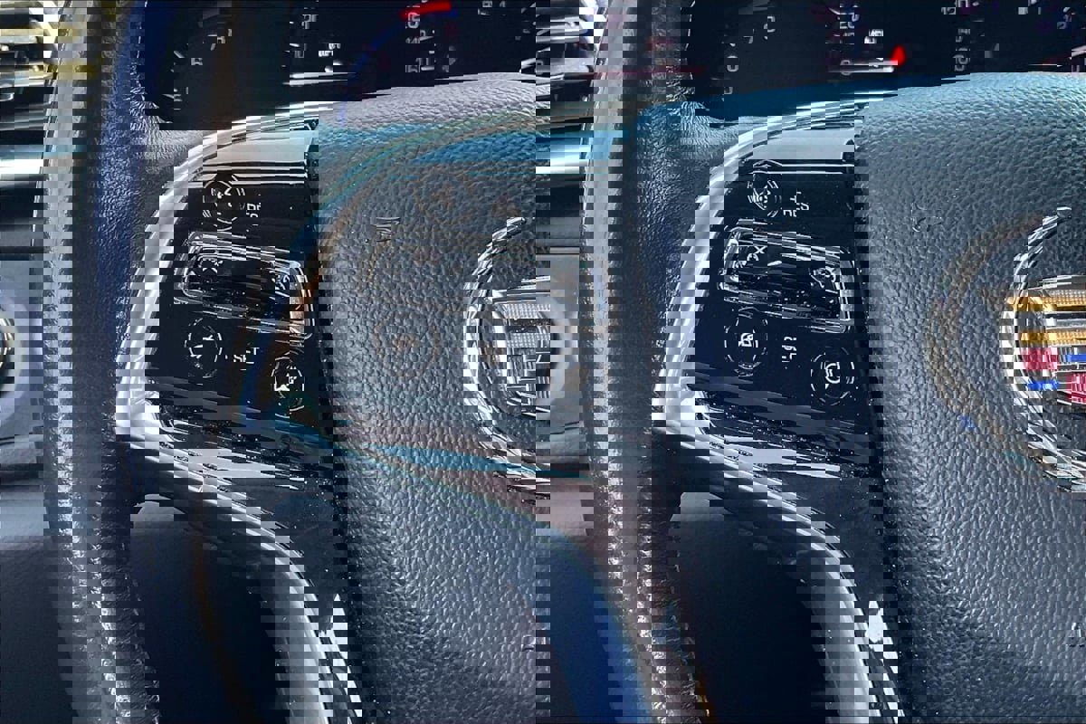 Used 2016 Cadillac SRX Luxury image 18