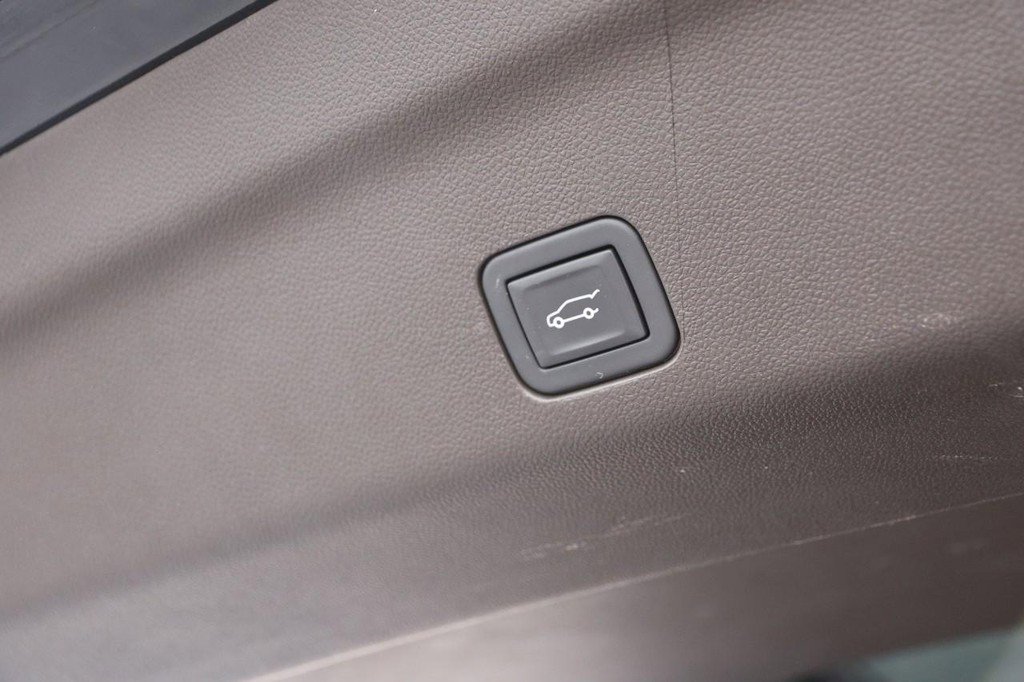 Used 2023 Cadillac Escalade Sport w/ Touring Package image 9