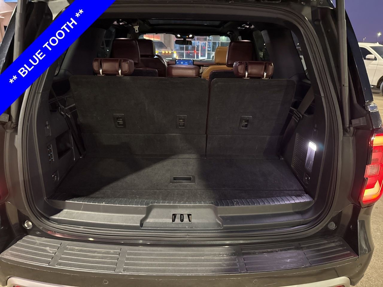 Used 2023 Ford Expedition Limited image 11