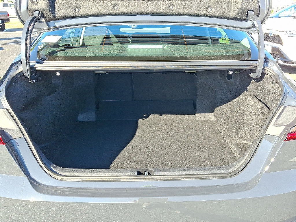 Used 2026 Toyota Camry LE FWD image 29