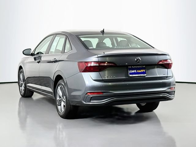Certified 2024 Volkswagen Jetta SE FWD image 5