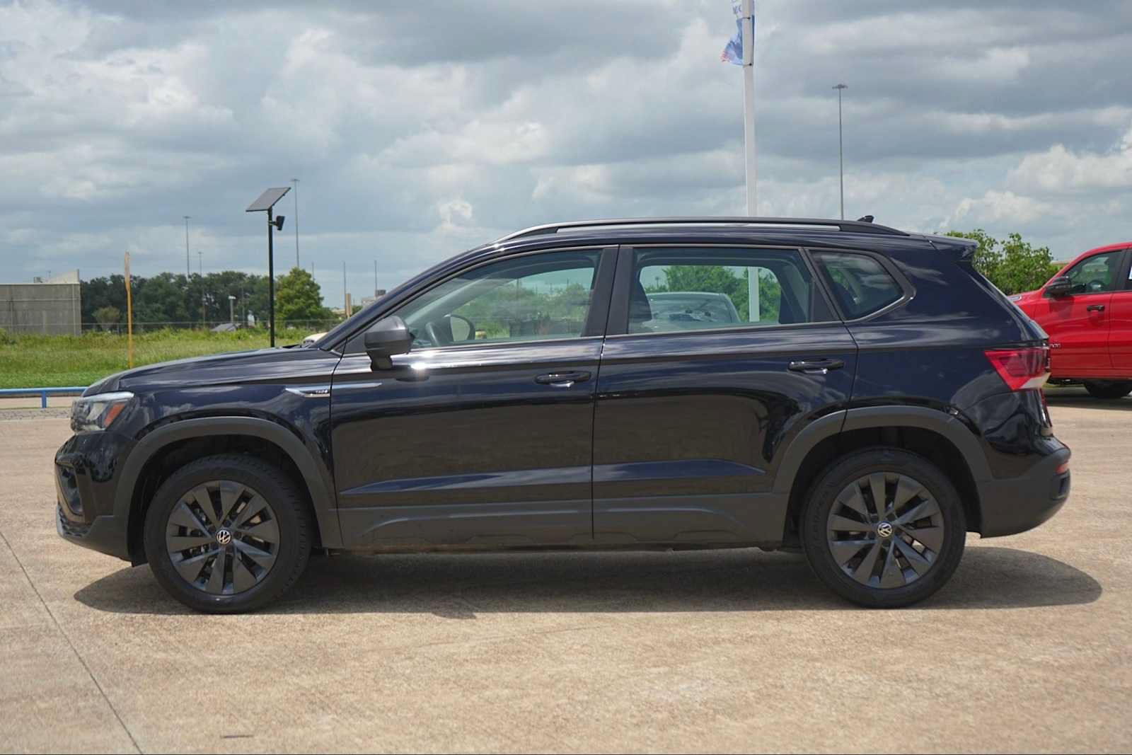 Used 2024 Volkswagen Taos S FWD image 3