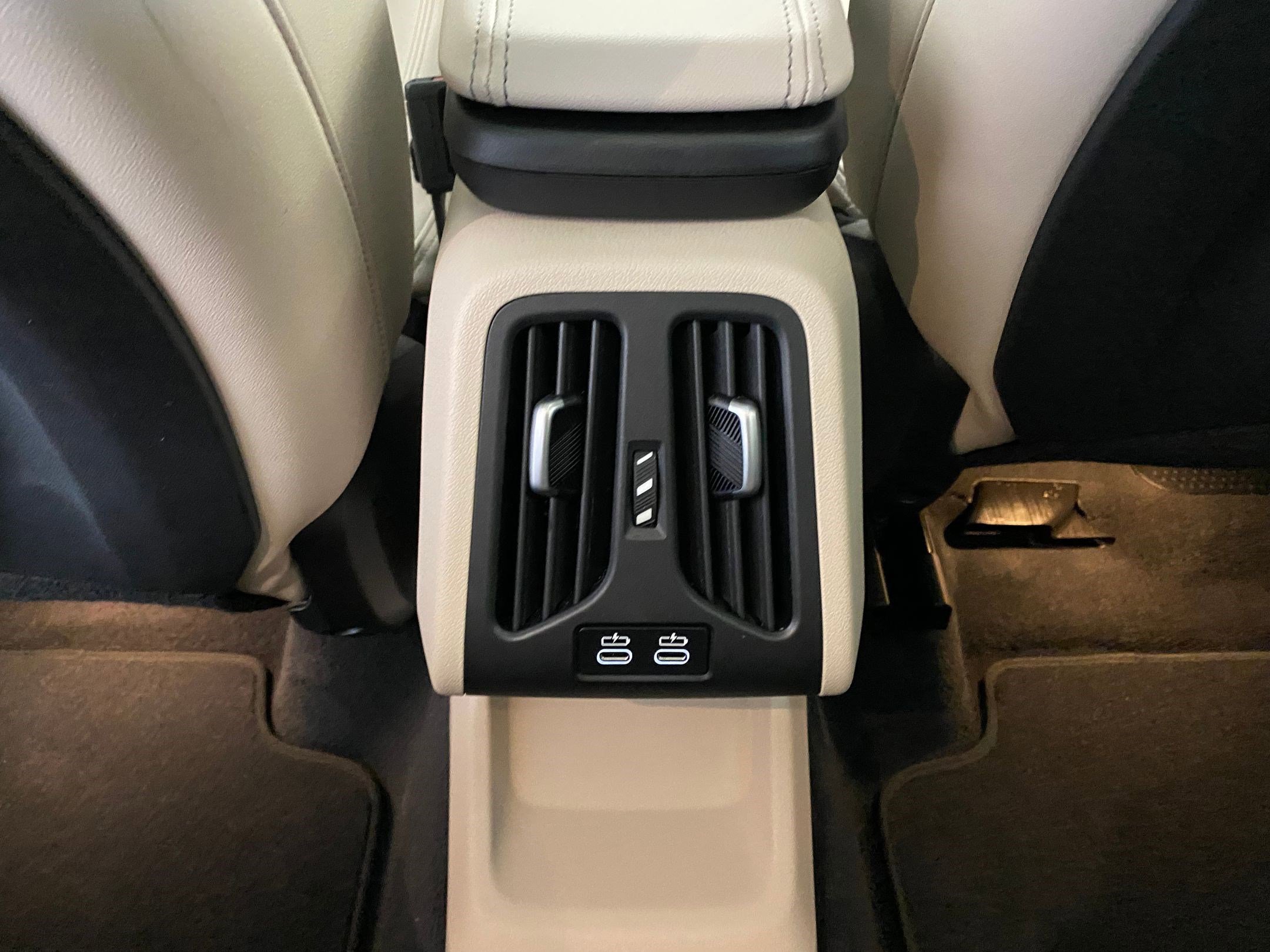 Used 2025 BMW X1 xDrive28i w/ Premium Package image 29