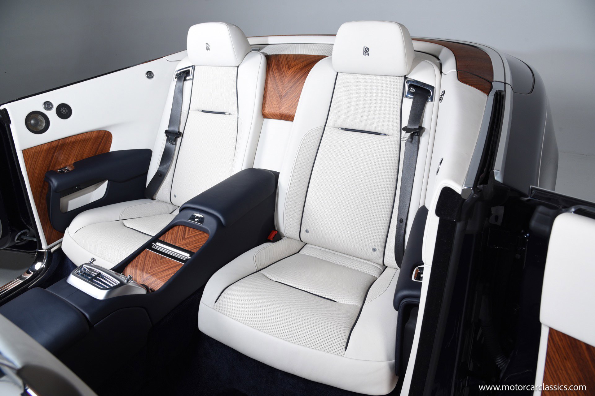 Used 2016 Rolls-Royce Dawn image 31