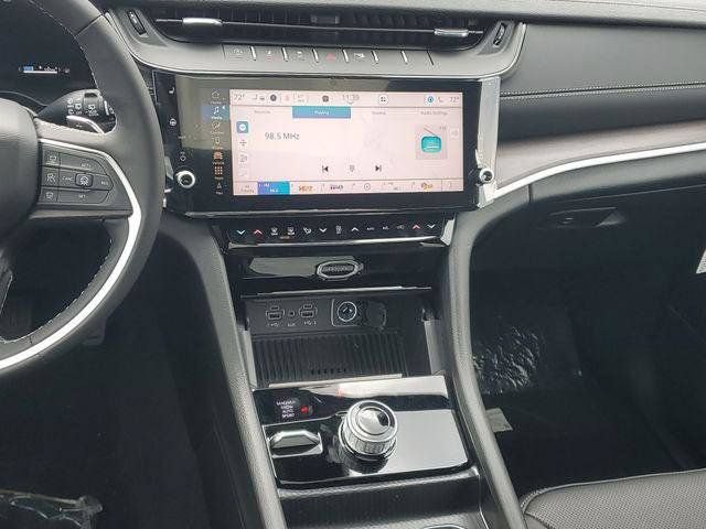 New 2026 Jeep Grand Cherokee L Limited w/ Luxury Tech Group II AWD/4WD image 16