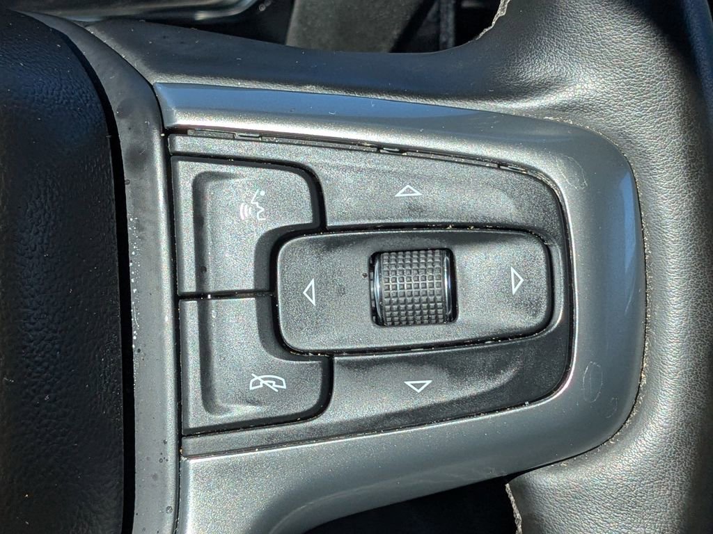 Used 2025 Chevrolet Silverado 2500 LT w/ Convenience Package image 27