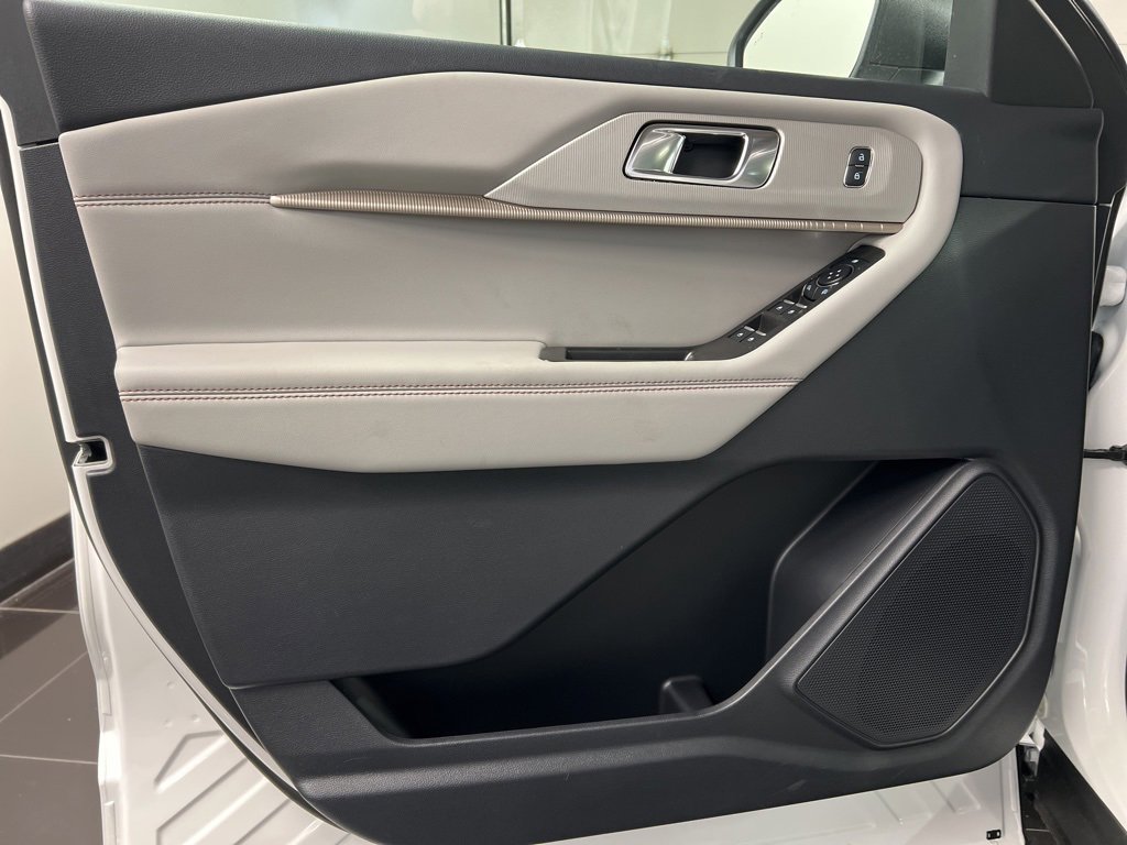 New 2026 Ford Explorer Active w/ Active Comfort Package image 28