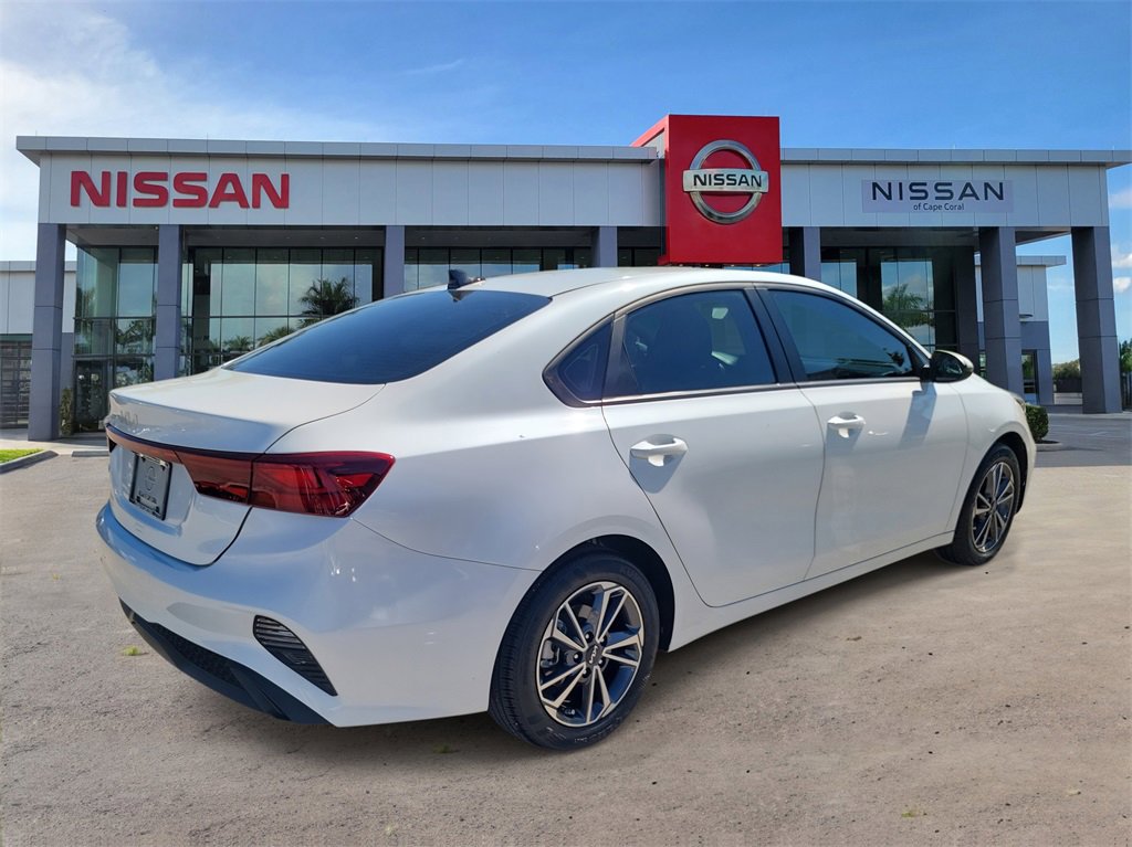 Used 2023 Kia Forte LXS w/ LXS Technology Package image 4