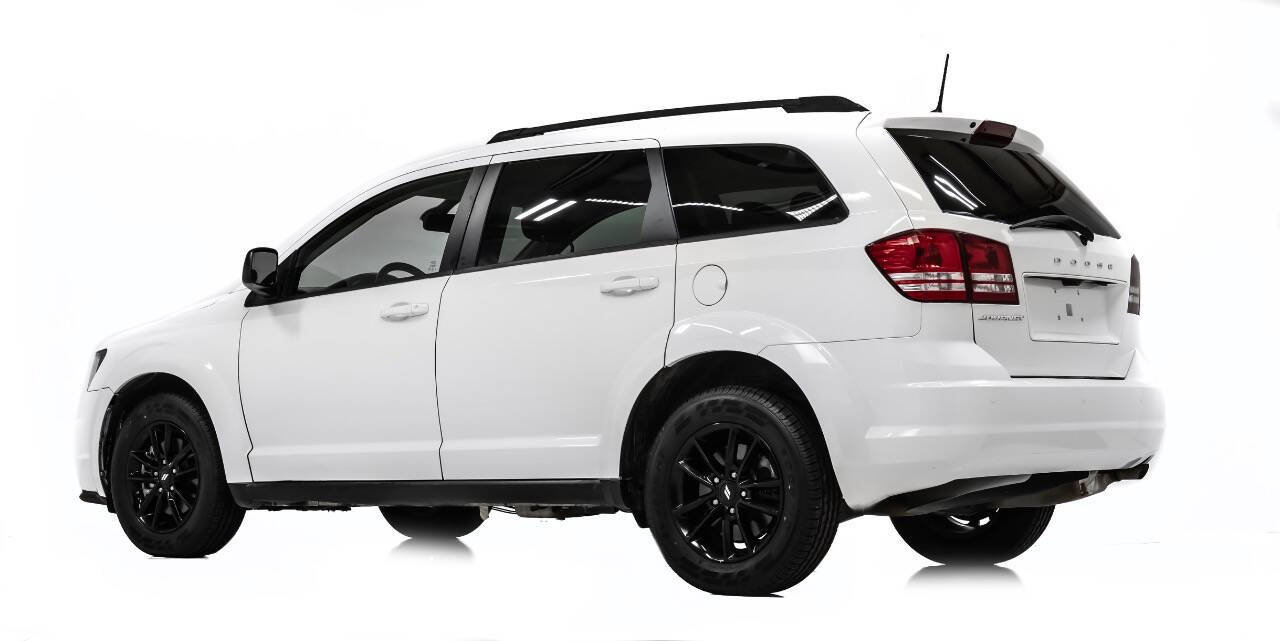 Used 2020 Dodge Journey SE w/ SE Popular Equipment Group FWD image 4