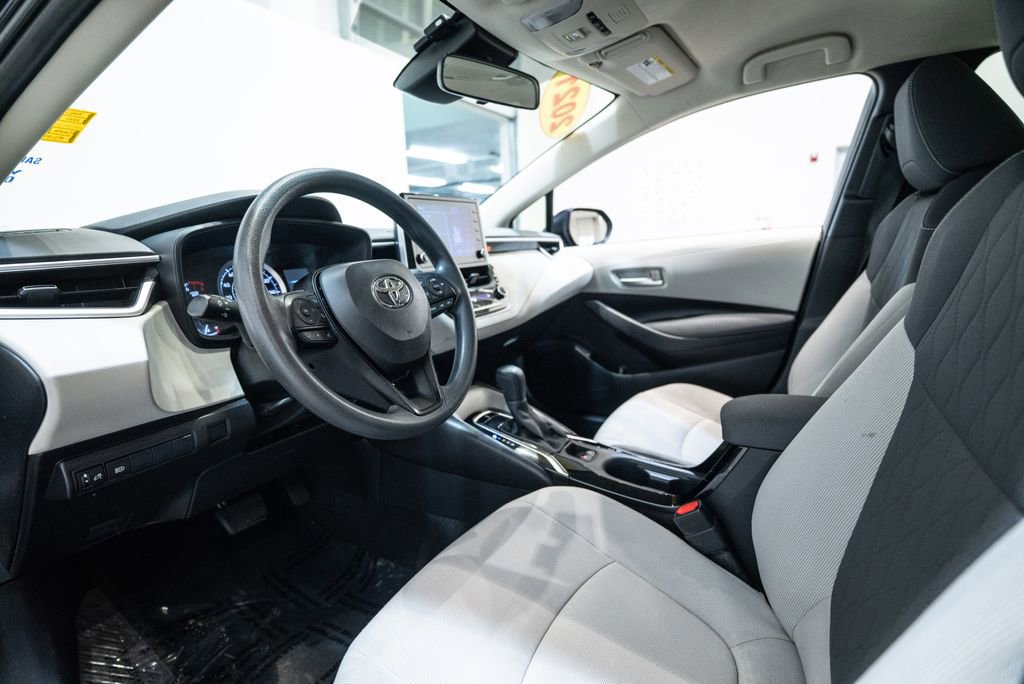 Used 2021 Toyota Corolla LE image 4