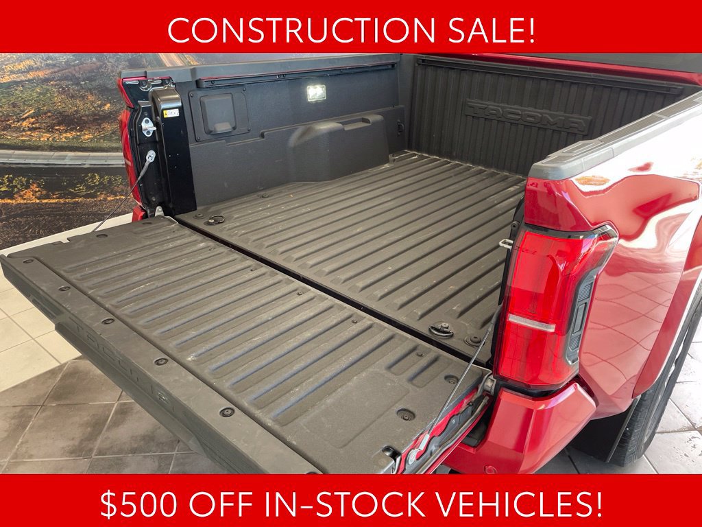 Used 2025 Toyota Tacoma Limited AWD/4WD image 16