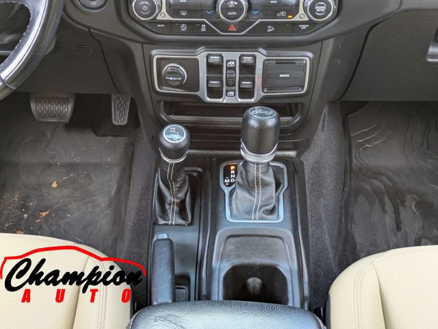 Used 2018 Jeep Wrangler Unlimited Sahara AWD/4WD image 22