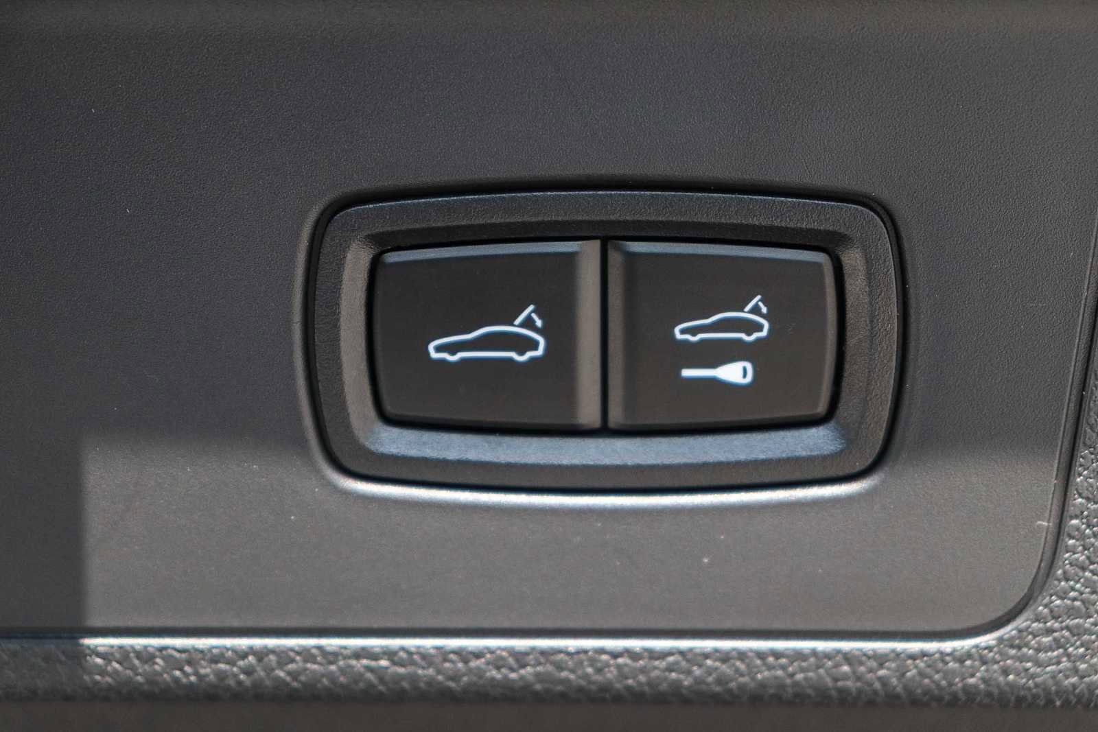 Used 2025 Porsche Panamera 4 image 37