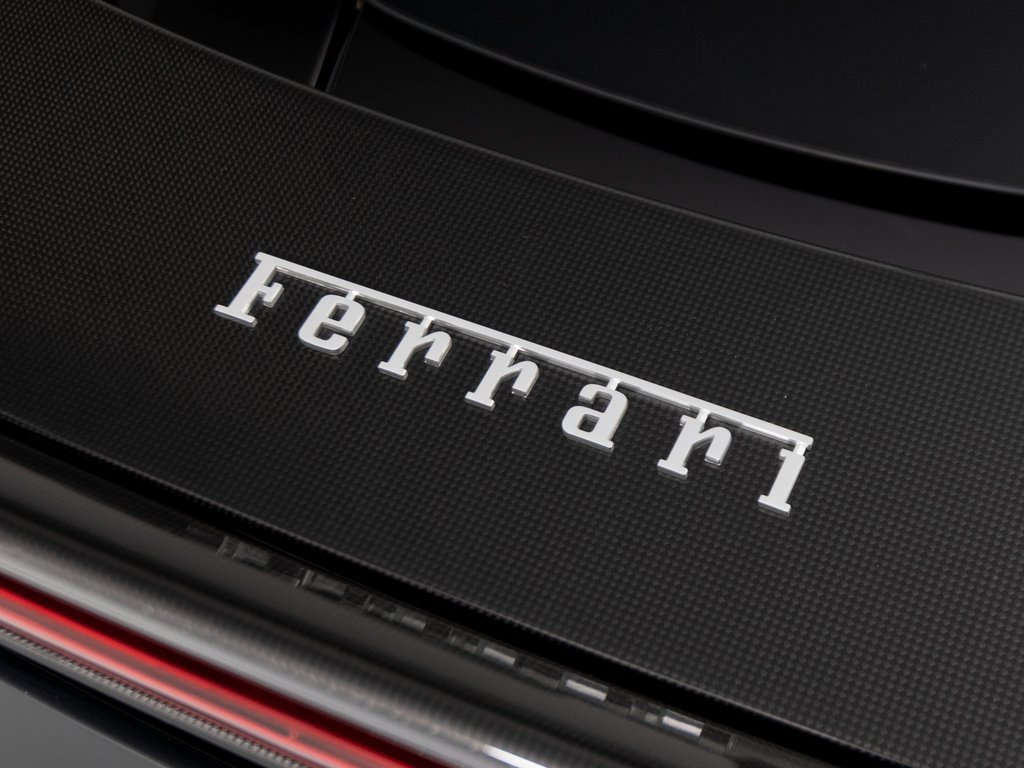 Used 2024 Ferrari SF90 Spider image 42