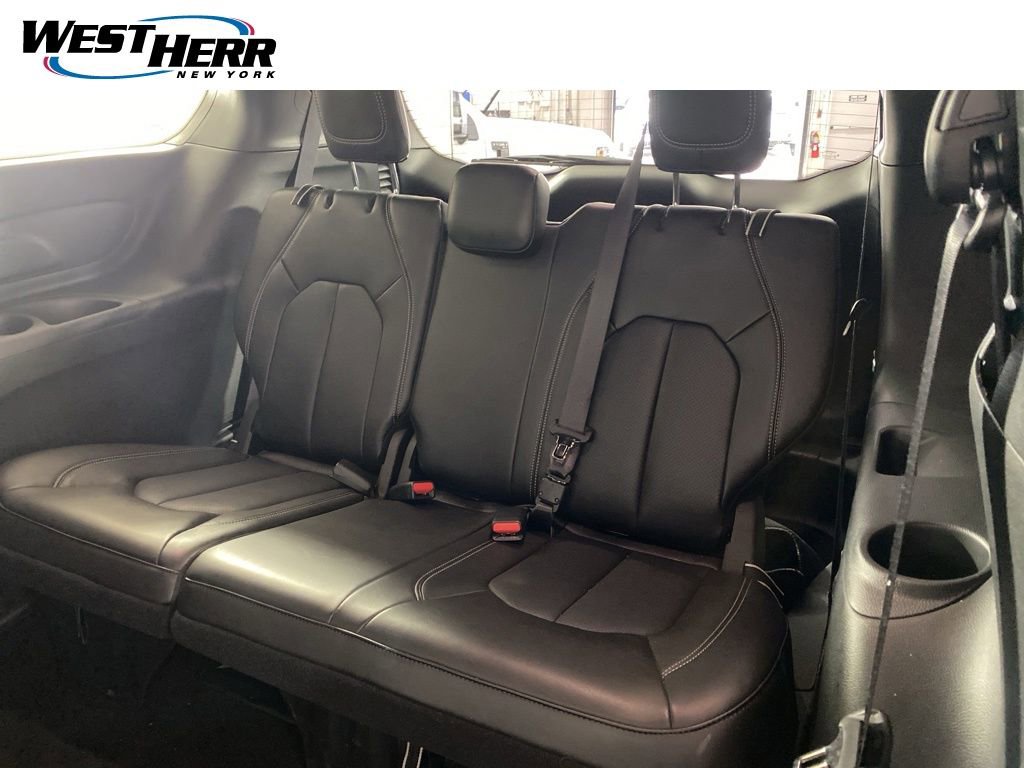 Used 2026 Chrysler Pacifica Select AWD/4WD image 17