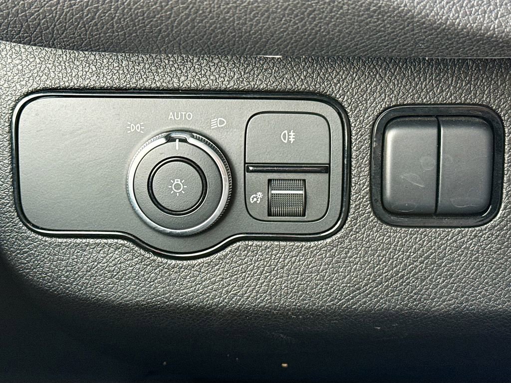 Used 2023 Mercedes-Benz Sprinter 144 Cargo image 10